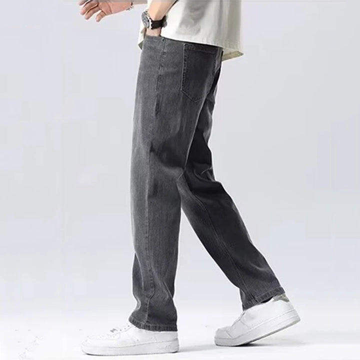 Relaxed straight-fit Jean