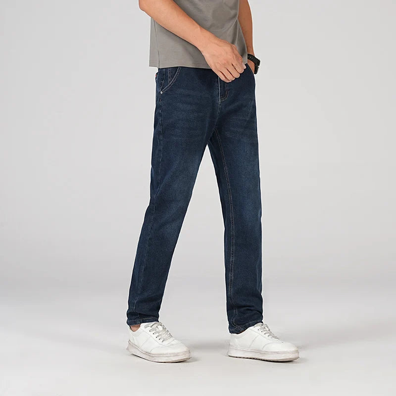 Classic jean in faded wash